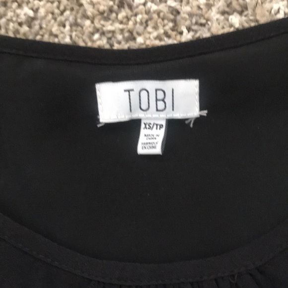 Tobi Black shift dress - Picture 2 of 3